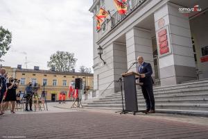 ﻿ 190-lat Tomaszowa: uroczystości, hejnał, odsłonięcie tablicy